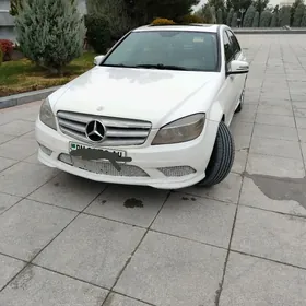 Mercedes-Benz C300 2010