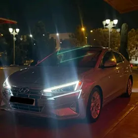 Hyundai Elantra 2020