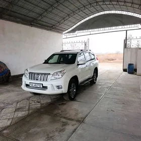 Toyota Land Cruiser Prado 2013