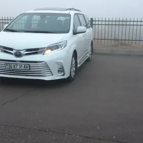 Toyota Sienna 2019