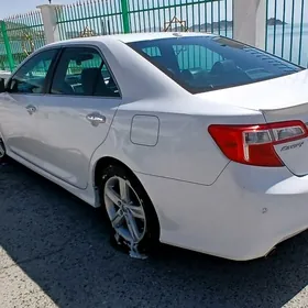 Toyota Camry 2013