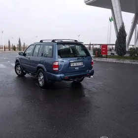 Nissan Pathfinder 1999