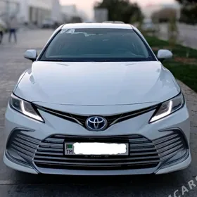 Toyota Camry 2021