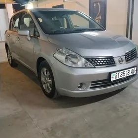 Nissan Tiida 2008