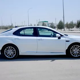 Toyota Camry 2018