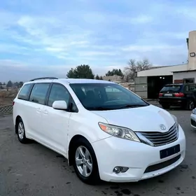 Toyota Sienna 2015