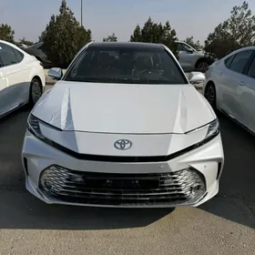Toyota Camry 2025
