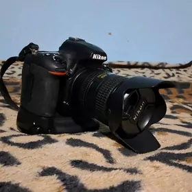 Nikon 750