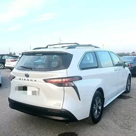 Toyota Sienna 2021