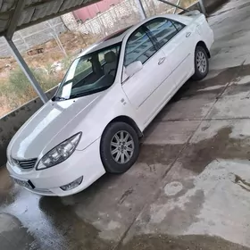 Toyota Camry 2004