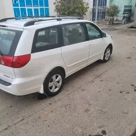 Toyota Sienna 2008