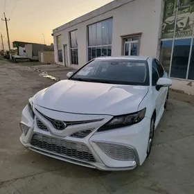 Toyota Camry 2021