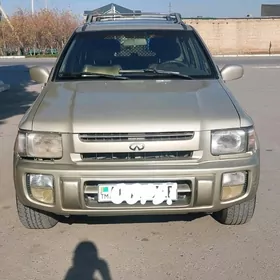 Infiniti QX4 1998