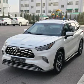 Toyota Highlander 2020