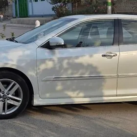 Toyota Camry 2013