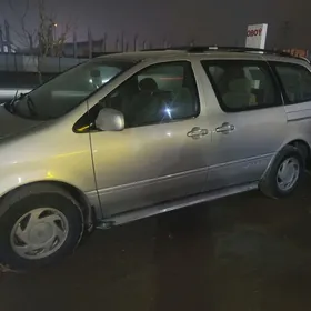 Toyota Sienna 2001