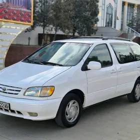 Toyota Sienna 2002