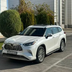 Toyota Highlander 2020