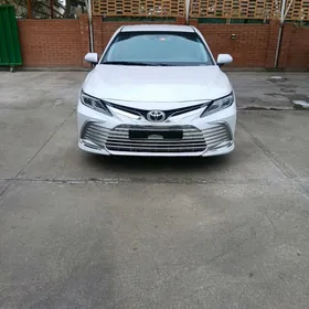 Toyota Camry 2022