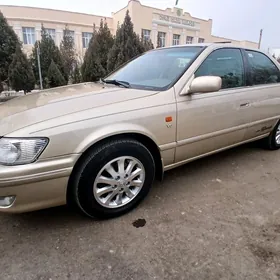 Toyota Camry 2000