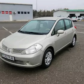 Nissan Tiida 2008