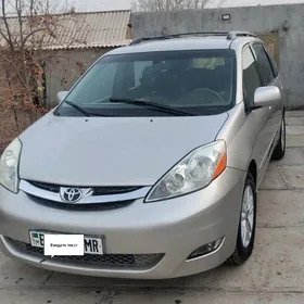Toyota Sienna 2005