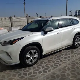 Toyota Highlander 2021