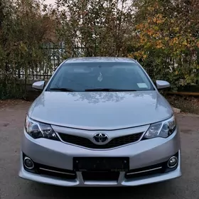 Toyota Camry 2014