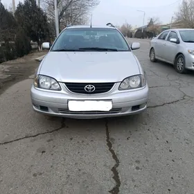 Toyota Avensis 2002
