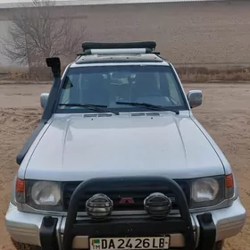 Mitsubishi Pajero 1996