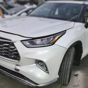 Toyota Highlander 2021