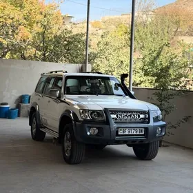 Nissan Patrol 2000