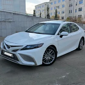 Toyota Camry 2021