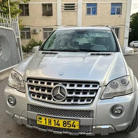 Mercedes-Benz ML350 2011