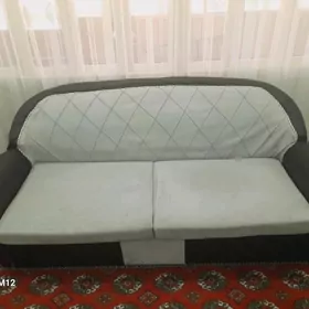 Diwan we iki kreslosy