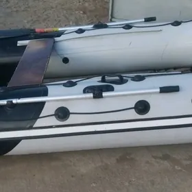 Резин лодка с мотором