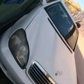 Mercedes-Benz S-Class 1999