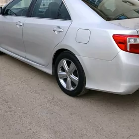 Toyota Camry 2014