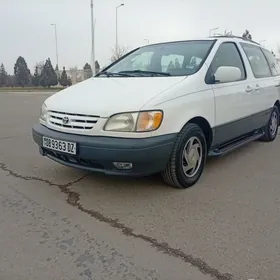 Toyota Sienna 2001