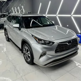 Toyota Highlander 2020
