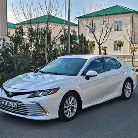 Toyota Camry 2021