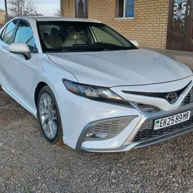 Toyota Camry 2021
