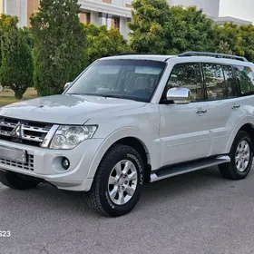 Mitsubishi Pajero 2014