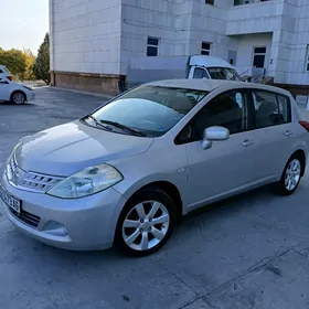 Nissan Tiida 2008