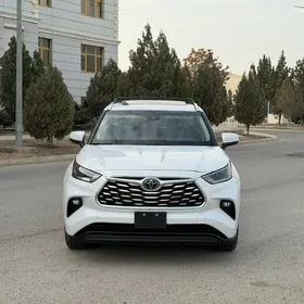 Toyota Highlander 2021