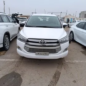 Toyota Innova 2020