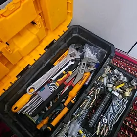 Чемодан с инструментами