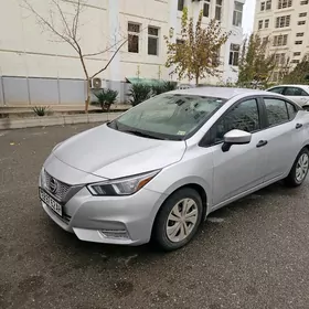 Nissan Versa 2022