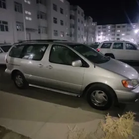 Toyota Sienna 2001