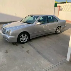 Mercedes-Benz E320 2000